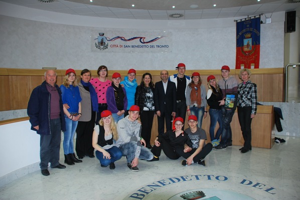 Il vice sindaco Fanini con gli studenti e i docenti lituani 