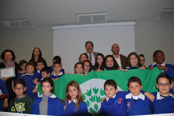 I bambini degli ISC cittadini ricevono le Bandiere Verdi 