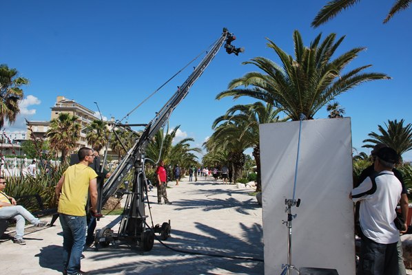 Le foto del backstage del set cinematografico allestito sul lungomare per le riprese dello spot della Regione Marche 