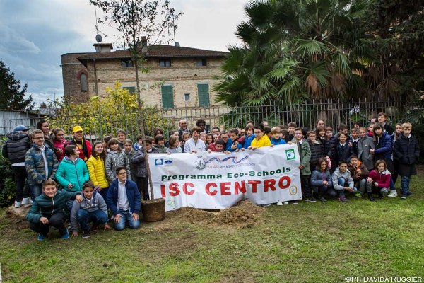 La Festa dell'Albero 2015 nelle scuole cittadine 