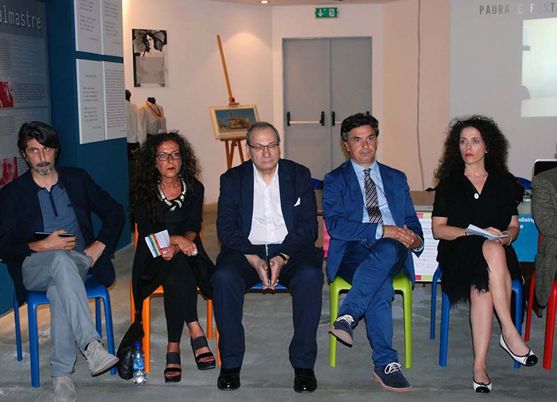 Conferenza e presentazione mostra